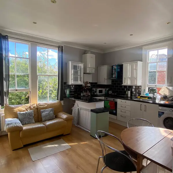 Willesden Green Station, Walm Ln, London NW2 4QT, UK