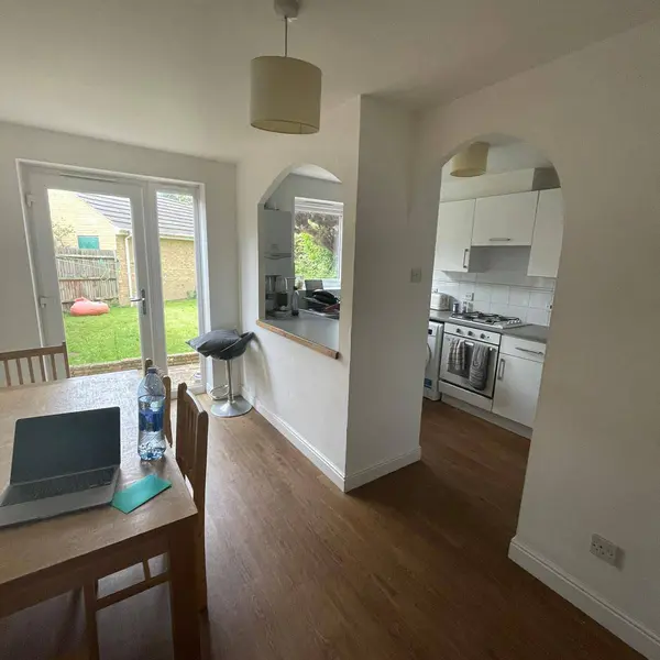 409 Clapham Rd, London SW9 9BT, UK