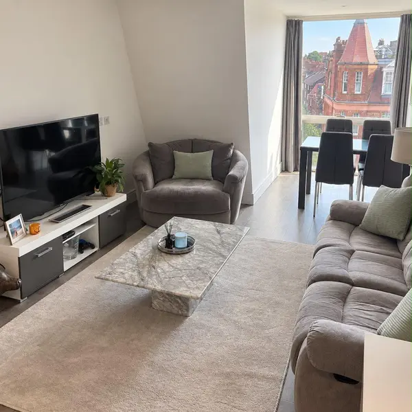 London SW2 4FX, UK