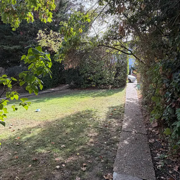 Maycross Ave, Morden, UK