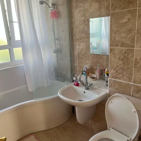 Yelverton Rd, London SW11 3SP, UK