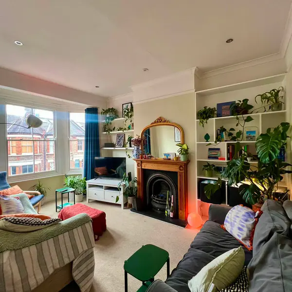 Clapham Common Station, London SW4 0QZ, UK