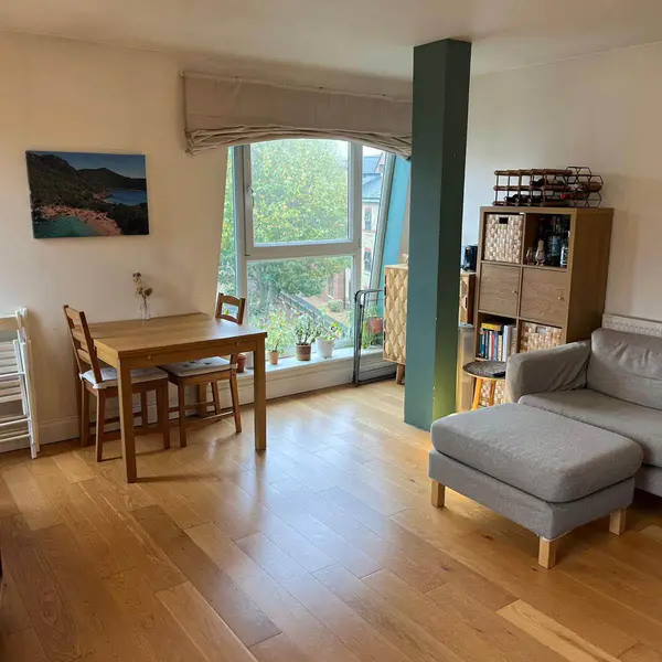 137 Crescent Ln, Brixton Hill, London SW4 8EA, UK