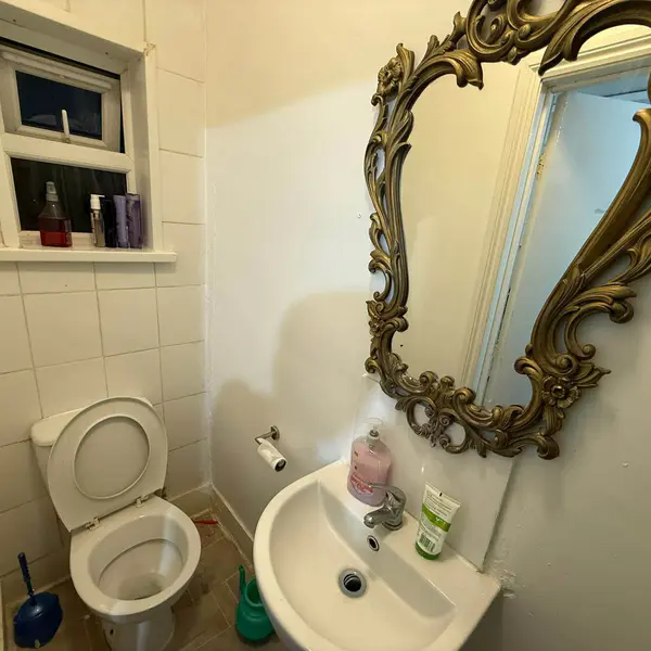 5 First Ave, London E12 6AW, UK