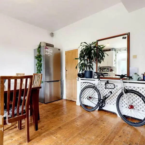 Gassiot Rd, London, UK