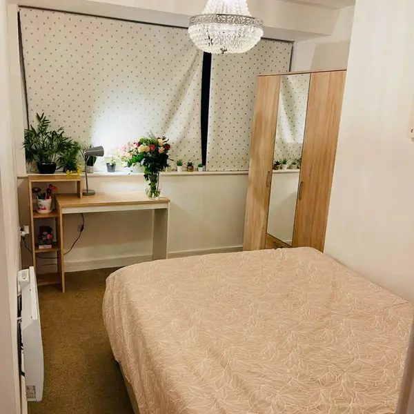Romford, Romford RM1 1SX, UK