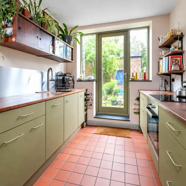 Cranleigh Rd, London, UK