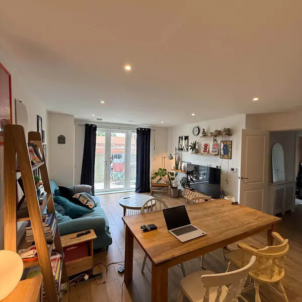 Lomond Grove, London, UK