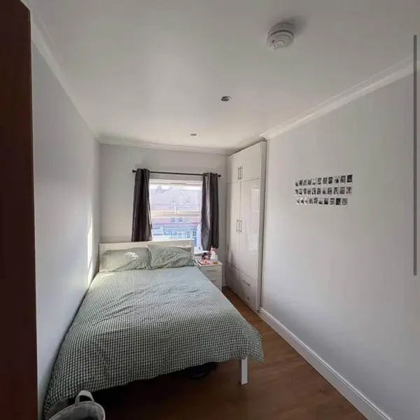 Goldhawk Rd, London W12 8HH, UK