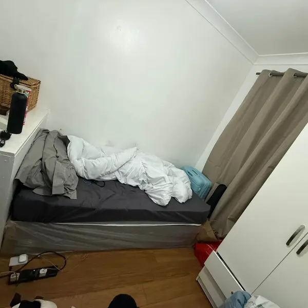 5 First Ave, London E12 6AW, UK