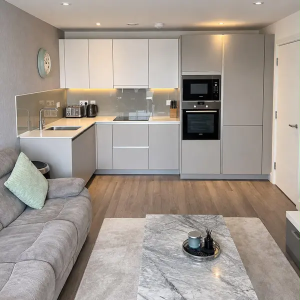 London SW2 4FX, UK