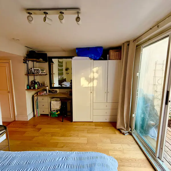 Barons Court, London W6 8JQ, UK