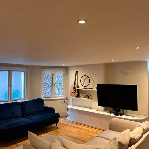 Earlsfield, London SW18 4SW, UK