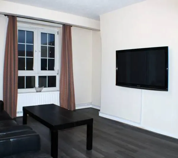 Ross House, Prusom St, London E1W 3NR, UK