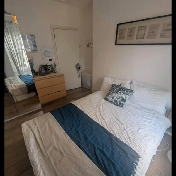 Shadwell, Cable St, London E1 2QF, UK