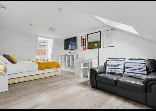 Shepherd's Bush, London W12 8ND, UK