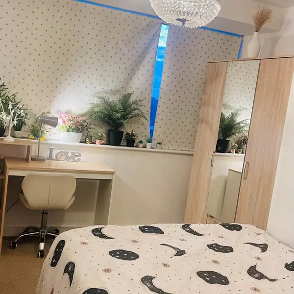 Romford, Romford RM1 1SX, UK