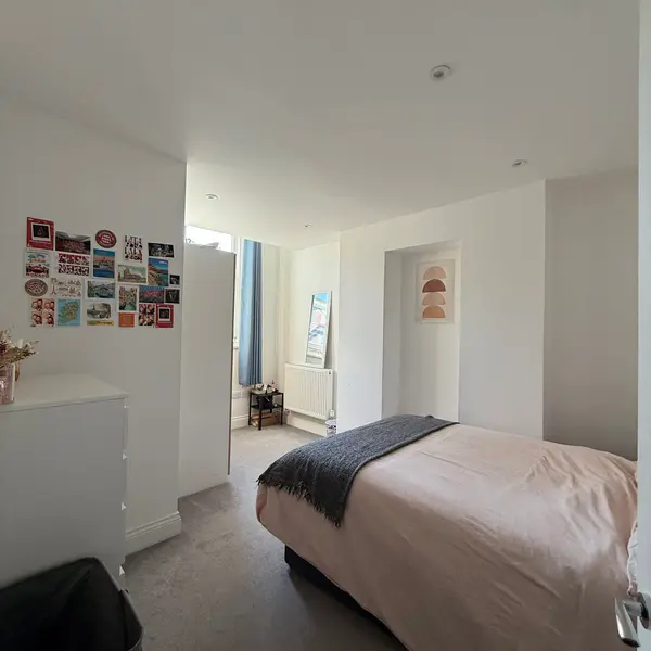 409 Clapham Rd, London SW9 9BT, UK