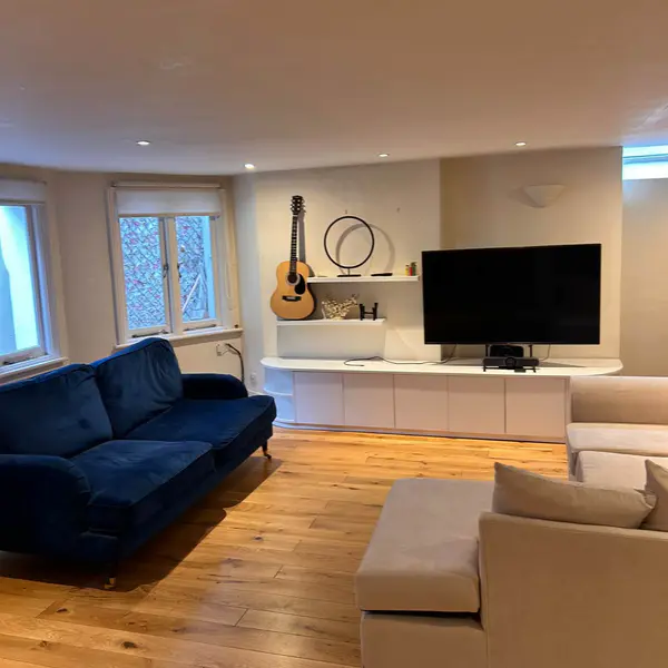 Earlsfield, London SW18 4SW, UK