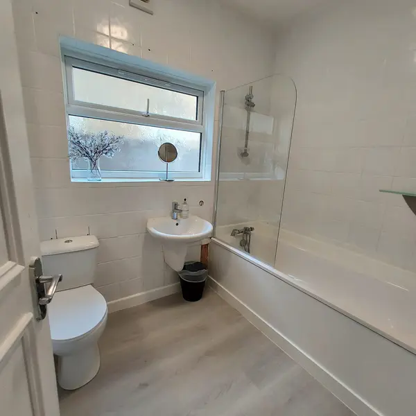 Manor House, Underground Ltd, Manor House Station, Green Lanes, Finsbury Park, London N4 1BZ, UK