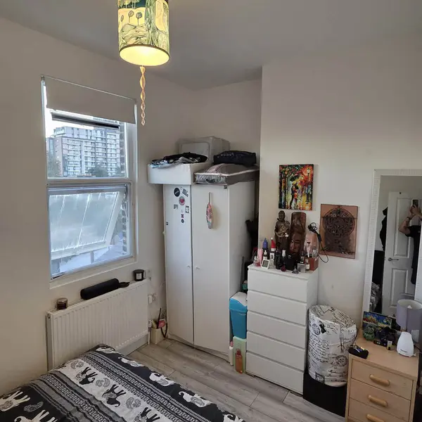 Walthamstow Central Station, Selborne Rd, London E17 7LP, UK