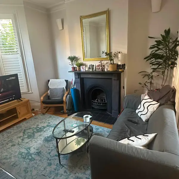 409 Clapham Rd, London SW9 9BT, UK