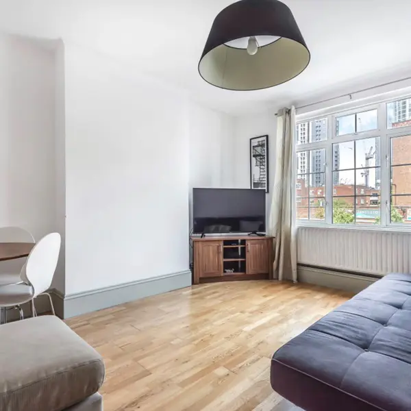 Nine Elms, 70 Wandsworth Rd, Nine Elms, London SW8 2NA, UK