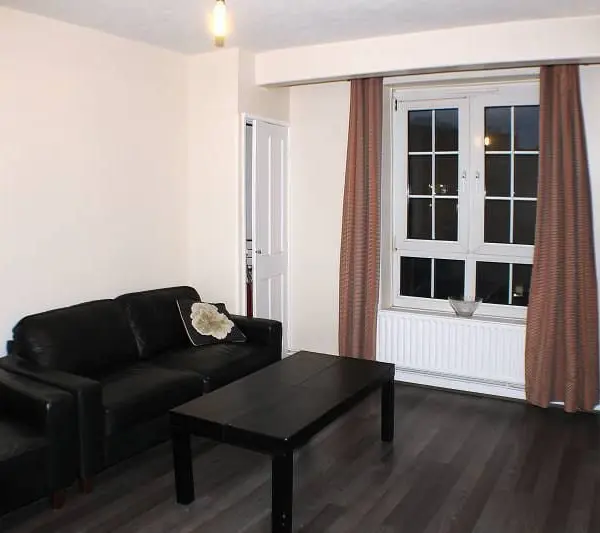 Ross House, Prusom St, London E1W 3NR, UK