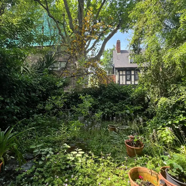 Bromfield Court, Jamaica Rd, London SE16 4SG, UK