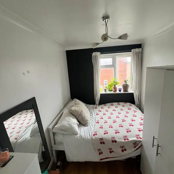 London SW20, UK