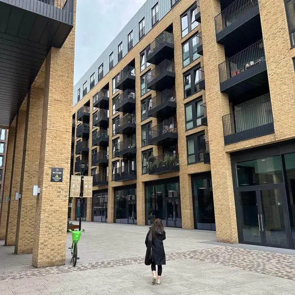 Wandsworth High St, London SW18 1TH, UK