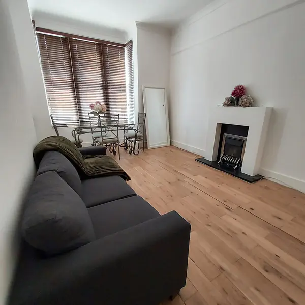 Manor House, Underground Ltd, Manor House Station, Green Lanes, Finsbury Park, London N4 1BZ, UK