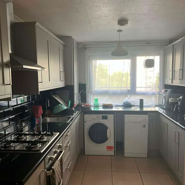 Yelverton Rd, London SW11 3SP, UK