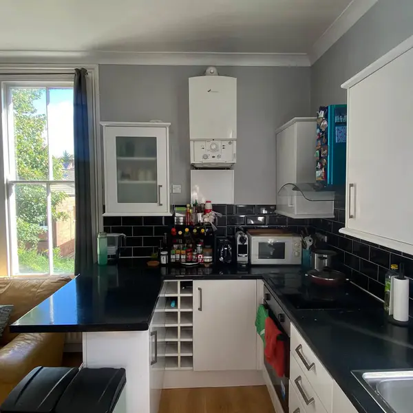 Willesden Green Station, Walm Ln, London NW2 4QT, UK
