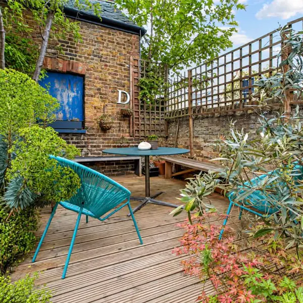 Cranleigh Rd, London, UK