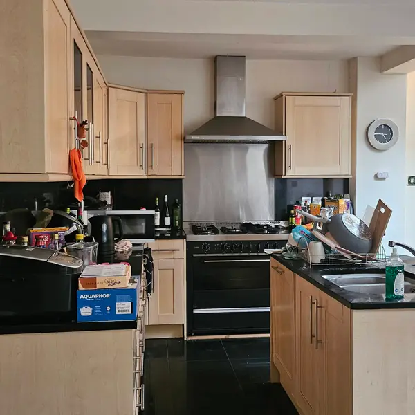 72 Du Cane Rd, London W12 0HS, UK