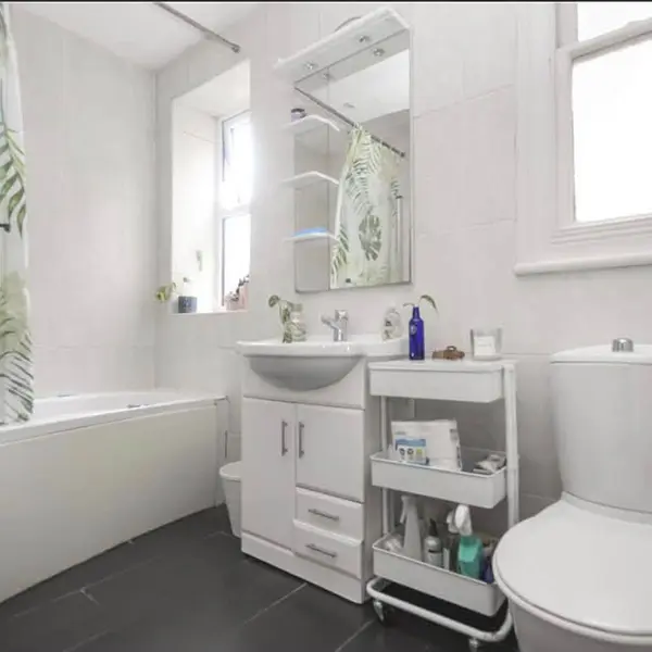 Streatham Hill Station, London SW16 1DB, UK