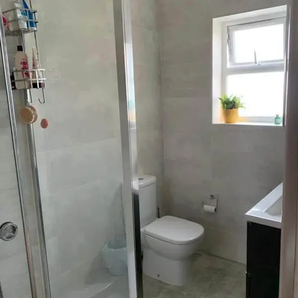 Goldhawk Rd, London W12 8HH, UK