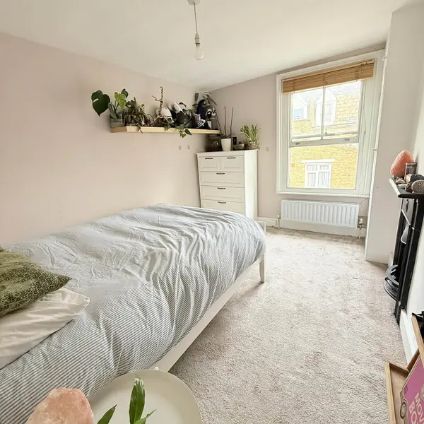 409 Clapham Rd, London SW9 9BT, UK