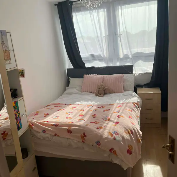 Yelverton Rd, London SW11 3SP, UK