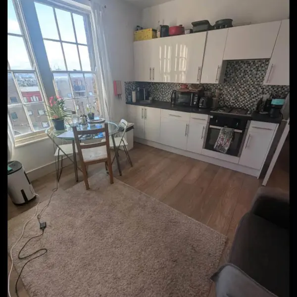 Shadwell, Cable St, London E1 2QF, UK