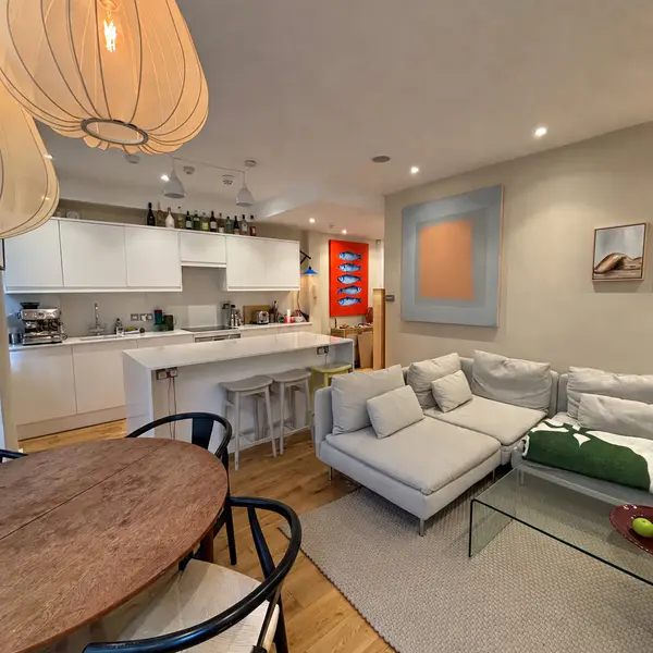 Notting Hill Gate & Linden Gardens, London W11 3JE, UK