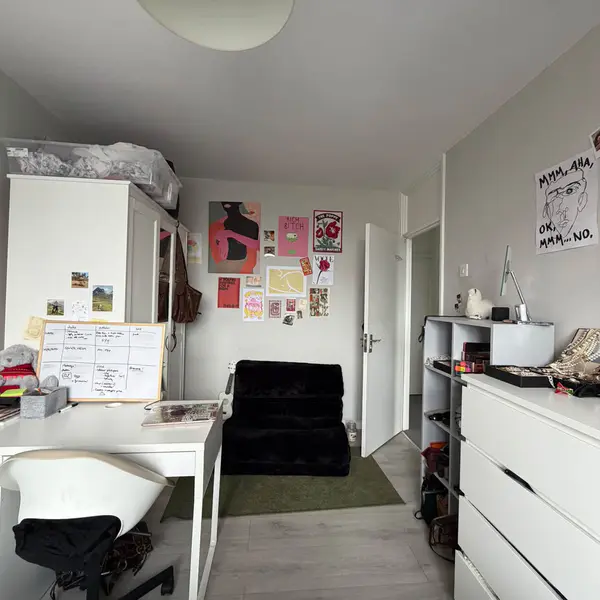 Hoxton station, London E2 8HD, UK