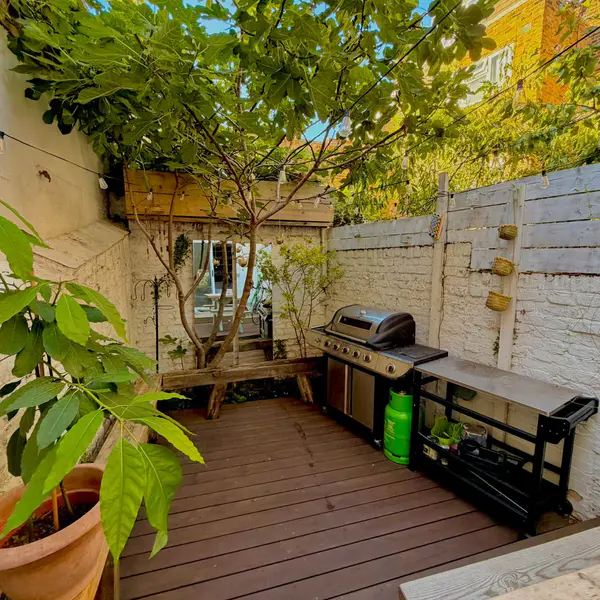 Barons Court, London W6 8JQ, UK