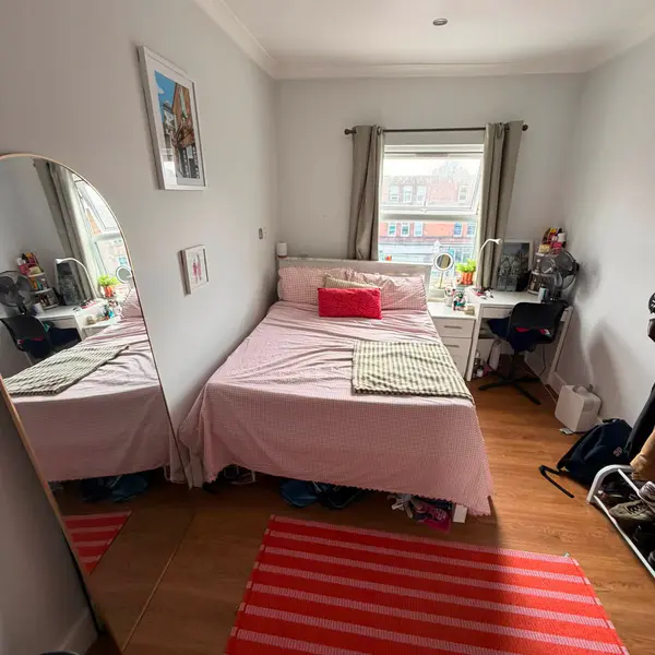 Goldhawk Rd, London W12 8HH, UK