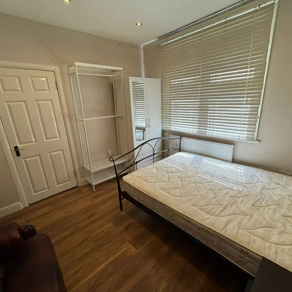 Plaistow, Plaistow Rd, London E13 0DY, UK