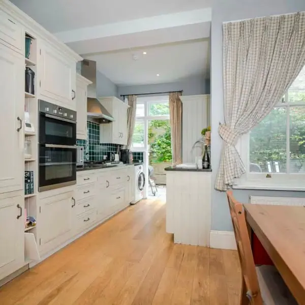 Clapham Common, Clapham Common, Windmill Dr, London SW4 9DE, UK