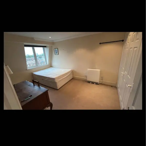 Bishop's Ave, London SW6 6EA, UK
