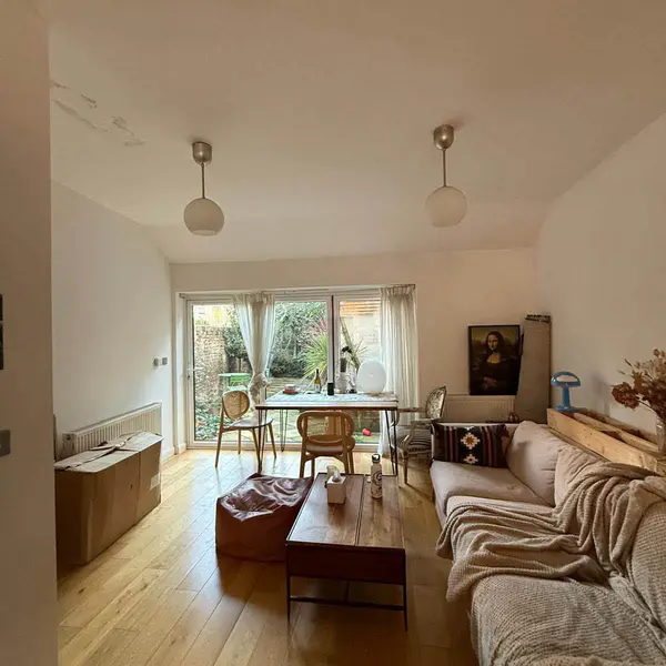 Shadwell, Cable St, London E1 2QF, UK