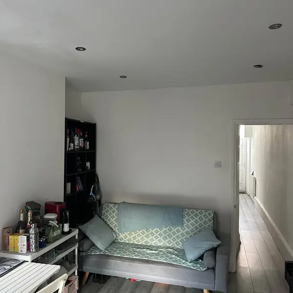 Garratt Ln & Earlsfield Rd, London SW18 4SW, UK